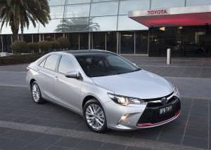 2017 Toyota Camry Hybrid Commemorative Edition